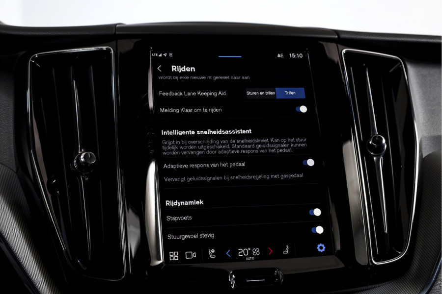 Volvo XC60 2.0 T6 Plug-in hybrid AWD Plus Black Edition | S/K-Panodak | Dig. Cockpit | Adapt. Cruise | Memory Stoelen | Elek. Klep | Stoel-+stuurverw. | 360 Camera | NAV+App. Connect | ECC | LM 21" | 2762