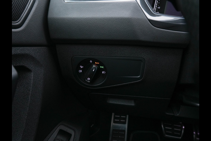 Volkswagen Tiguan 1.4 TSI R-Line Business+ (Plug-in) (INCL-BTW) Aut. *PANO | FULL-LED | ADAPTIVE-CRUISE | DIGI-COCKPIT | HEATED-COMFORTSEATS | NAV-FULLMAP | DAB+ | TOWBAR | PRIVACY-GLASS | ECC | PDC | 19''ALU
