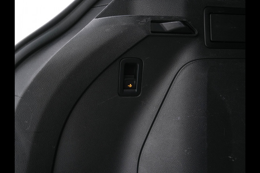 Volkswagen Tiguan 1.4 TSI R-Line Business+ (Plug-in) (INCL-BTW) Aut. *PANO | FULL-LED | ADAPTIVE-CRUISE | DIGI-COCKPIT | HEATED-COMFORTSEATS | NAV-FULLMAP | DAB+ | TOWBAR | PRIVACY-GLASS | ECC | PDC | 19''ALU