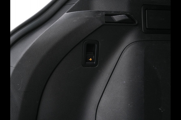 Volkswagen Tiguan 1.4 TSI R-Line Business+ (Plug-in) (INCL-BTW) Aut. *PANO | FULL-LED | ADAPTIVE-CRUISE | DIGI-COCKPIT | HEATED-COMFORTSEATS | NAV-FULLMAP | DAB+ | TOWBAR | PRIVACY-GLASS | ECC | PDC | 19''ALU