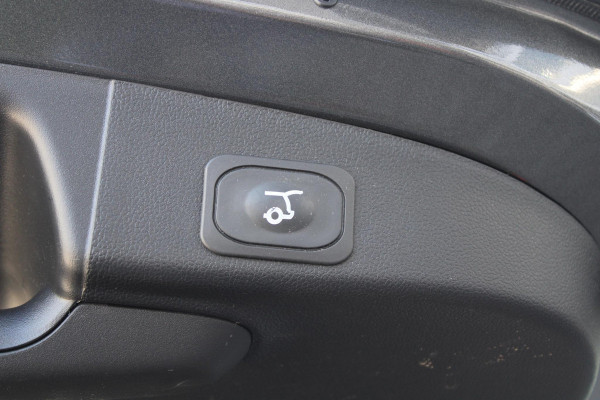 Ford FOCUS Wagon 1.5 EcoBlue ST Line X Automaat | Adaptive cruise control | Winter Pack | Trekhaak | Elektrische achterklep | BTW verrekenbaar | All season banden