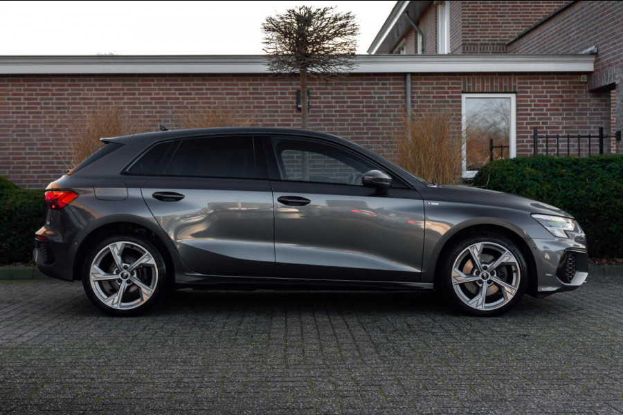 Audi A3 Sportback 40 TFSI e Business Edition 204 PK Aut. 3x S-Line Adaptive Keyless Sfeerverlichting Black Optic Camera 18''