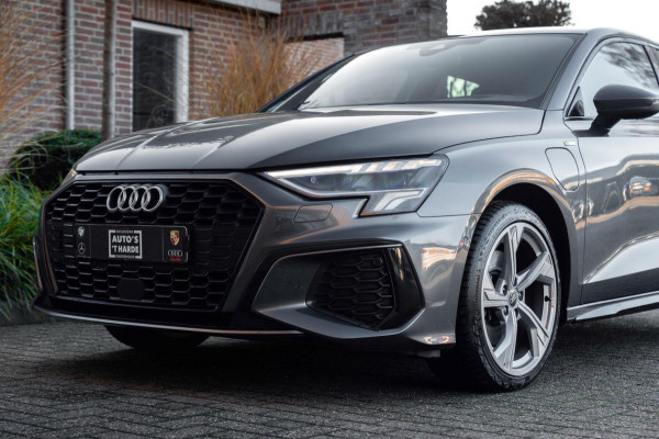 Audi A3 Sportback 40 TFSI e Business Edition 204 PK Aut. 3x S-Line Adaptive Keyless Sfeerverlichting Black Optic Camera 18''