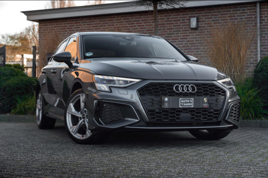 Audi A3 Sportback 40 TFSI e Business Edition 204 PK Aut. 3x S-Line Adaptive Keyless Sfeerverlichting Black Optic Camera 18''