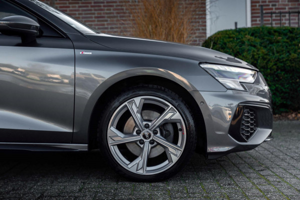 Audi A3 Sportback 40 TFSI e Business Edition 204 PK Aut. 3x S-Line Adaptive Keyless Sfeerverlichting Black Optic Camera 18''