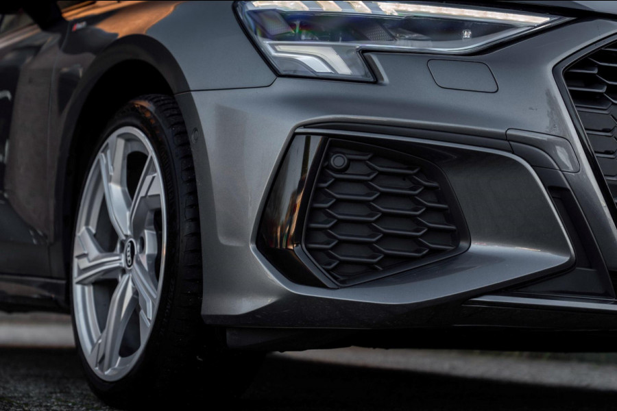 Audi A3 Sportback 40 TFSI e Business Edition 204 PK Aut. 3x S-Line Adaptive Keyless Sfeerverlichting Black Optic Camera 18''