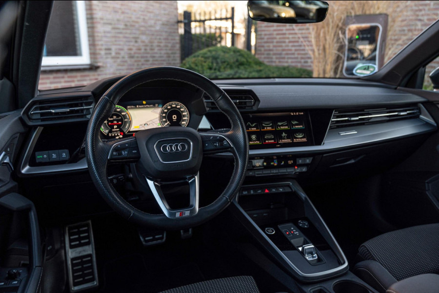 Audi A3 Sportback 40 TFSI e Business Edition 204 PK Aut. 3x S-Line Adaptive Keyless Sfeerverlichting Black Optic Camera 18''