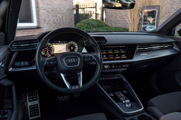 Audi A3 Sportback 40 TFSI e Business Edition 204 PK Aut. 3x S-Line Adaptive Keyless Sfeerverlichting Black Optic Camera 18''