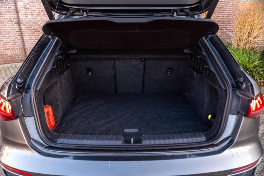 Audi A3 Sportback 40 TFSI e Business Edition 204 PK Aut. 3x S-Line Adaptive Keyless Sfeerverlichting Black Optic Camera 18''