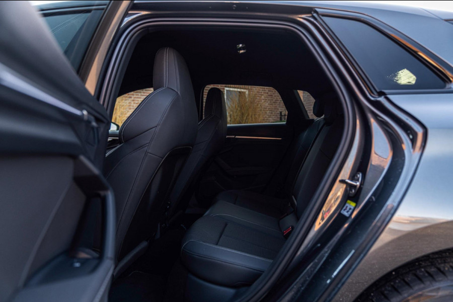 Audi A3 Sportback 40 TFSI e Business Edition 204 PK Aut. 3x S-Line Adaptive Keyless Sfeerverlichting Black Optic Camera 18''