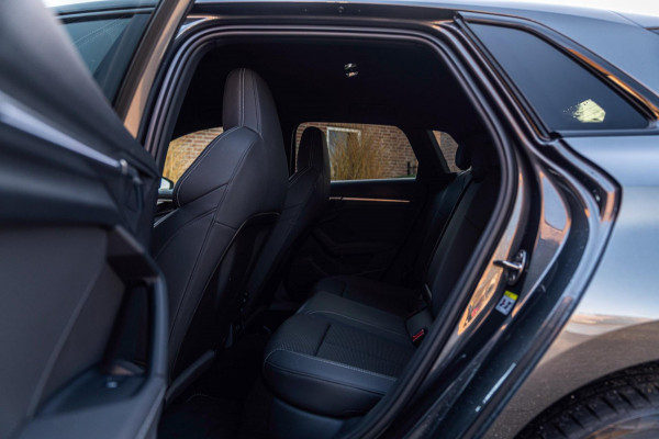 Audi A3 Sportback 40 TFSI e Business Edition 204 PK Aut. 3x S-Line Adaptive Keyless Sfeerverlichting Black Optic Camera 18''