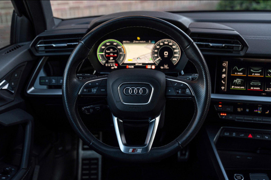 Audi A3 Sportback 40 TFSI e Business Edition 204 PK Aut. 3x S-Line Adaptive Keyless Sfeerverlichting Black Optic Camera 18''