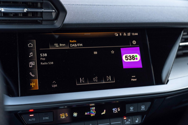 Audi A3 Sportback 40 TFSI e Business Edition 204 PK Aut. 3x S-Line Adaptive Keyless Sfeerverlichting Black Optic Camera 18''