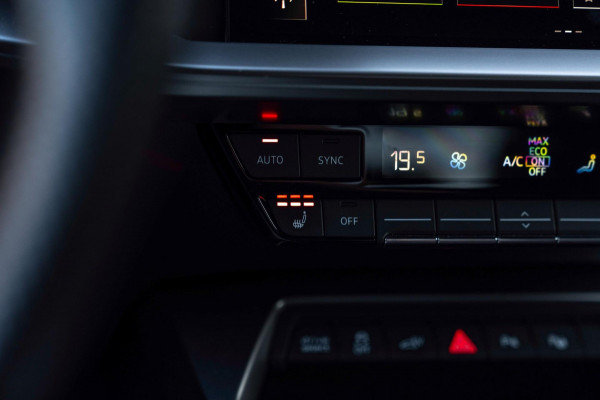 Audi A3 Sportback 40 TFSI e Business Edition 204 PK Aut. 3x S-Line Adaptive Keyless Sfeerverlichting Black Optic Camera 18''