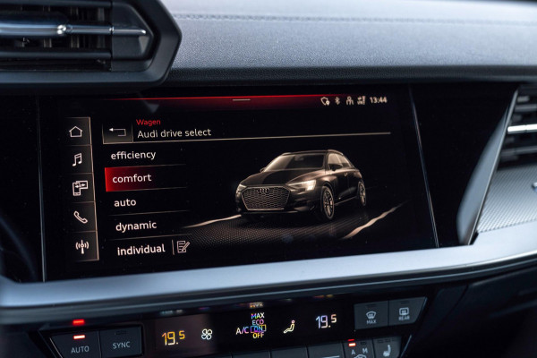 Audi A3 Sportback 40 TFSI e Business Edition 204 PK Aut. 3x S-Line Adaptive Keyless Sfeerverlichting Black Optic Camera 18''