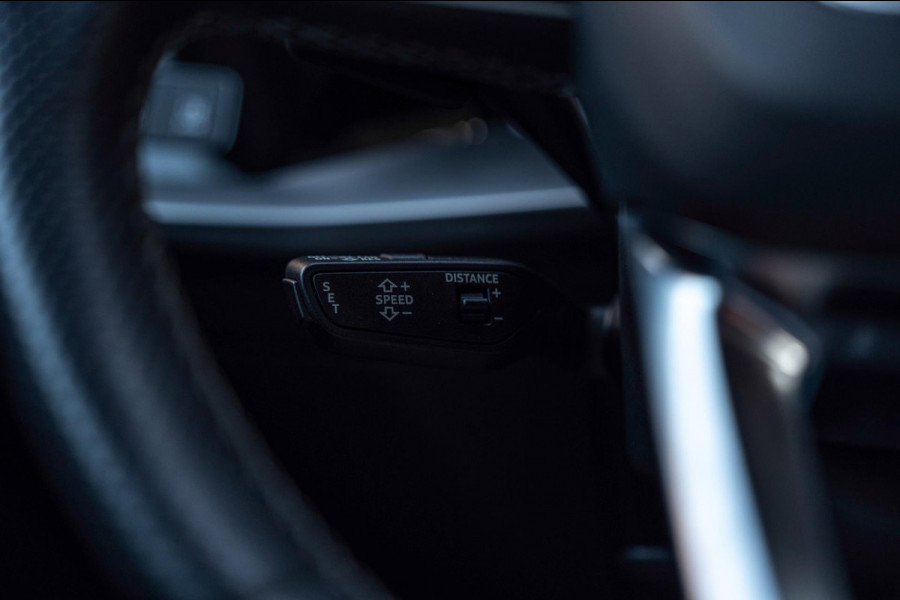 Audi A3 Sportback 40 TFSI e Business Edition 204 PK Aut. 3x S-Line Adaptive Keyless Sfeerverlichting Black Optic Camera 18''