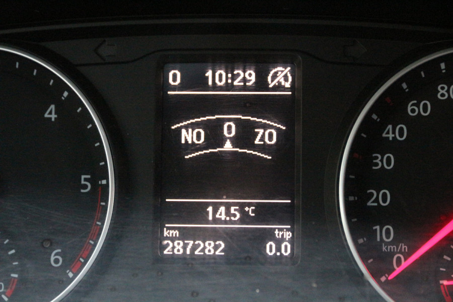 Volkswagen Transporter 2.0 TDI 150 | L2H1 | Trekhaak | Navi | Cruise | Airco..