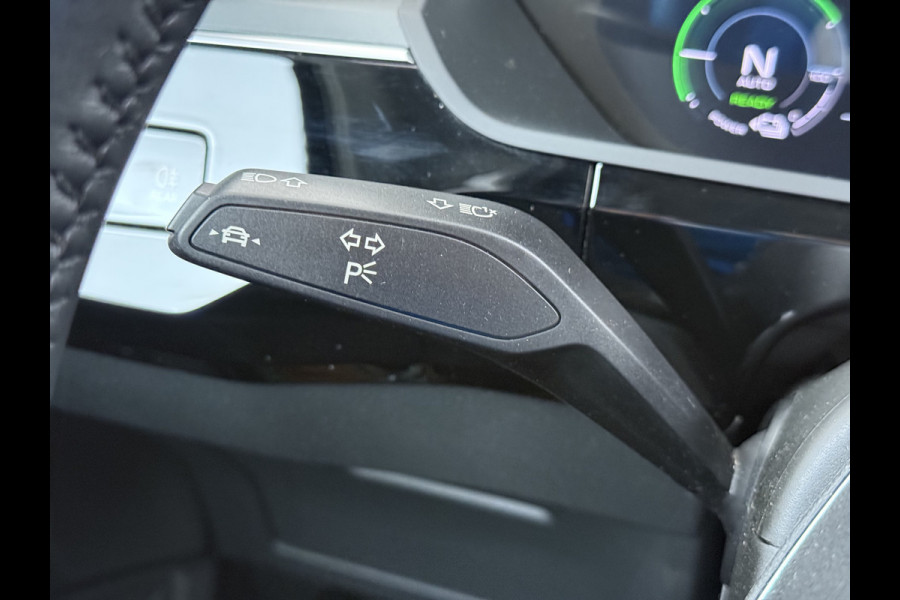 Audi e-tron 50 Quattro Business Edition 71kWh SOH 91% Navi Ecc Memory Camera DAB Pdc Stoelverwarming Elek.Stoelen Led Elek. Achterklep Lmv Privacy Glas Keyless Origineel Nederlandse Auto