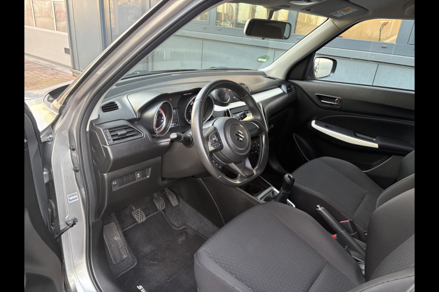 Suzuki Swift 1.2 90pk Select 5-drs. CAMERA/CARPLAY/AIRCO/LED/STOELVERW./16INCH
