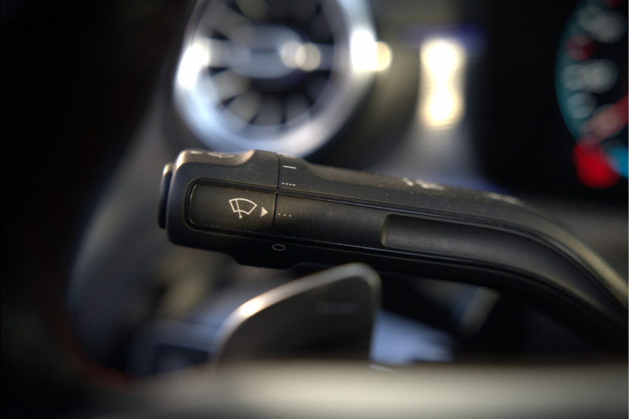 Mercedes-Benz A-Klasse 250 e Advantage AMG | Panoramadak | Burmester | Stoelverwarming | Memory Seat | Cruise Control | Camera | Apple Carplay | Ambiance Verlichting | Night Pakket | Keyless |