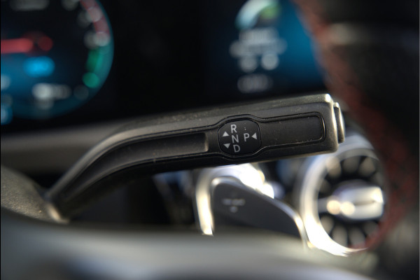 Mercedes-Benz A-Klasse 250 e Advantage AMG | Panoramadak | Burmester | Stoelverwarming | Memory Seat | Cruise Control | Camera | Apple Carplay | Ambiance Verlichting | Night Pakket | Keyless |