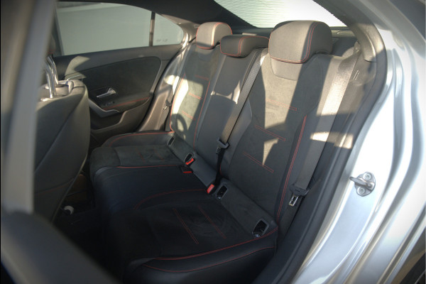 Mercedes-Benz A-Klasse 250 e Advantage AMG | Panoramadak | Burmester | Stoelverwarming | Memory Seat | Cruise Control | Camera | Apple Carplay | Ambiance Verlichting | Night Pakket | Keyless |