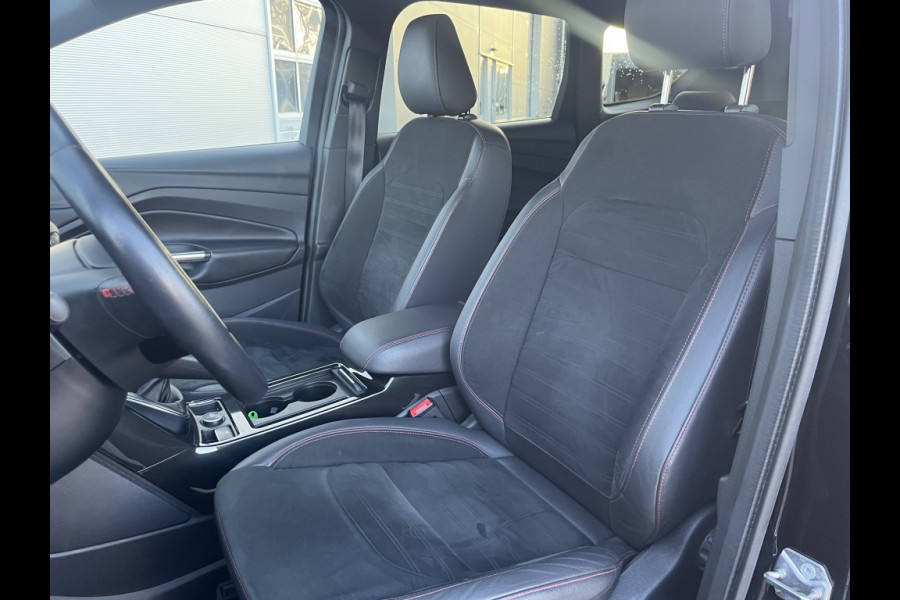 Ford Kuga 1.5 EcoB. ST Line TREKHAAK! WINTERPACK! XENON!