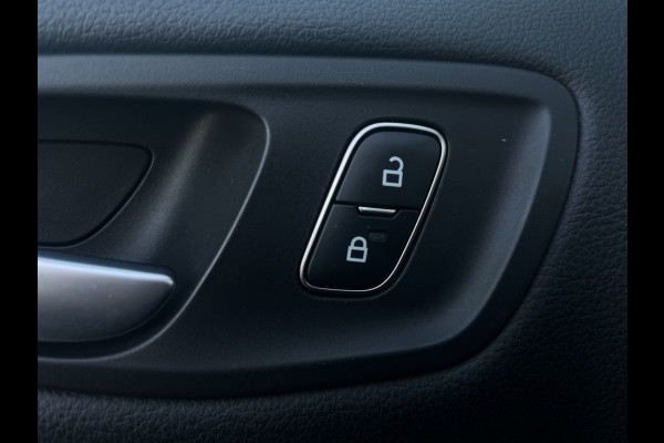 Ford Kuga 1.5 EcoB. ST Line TREKHAAK! WINTERPACK! XENON!