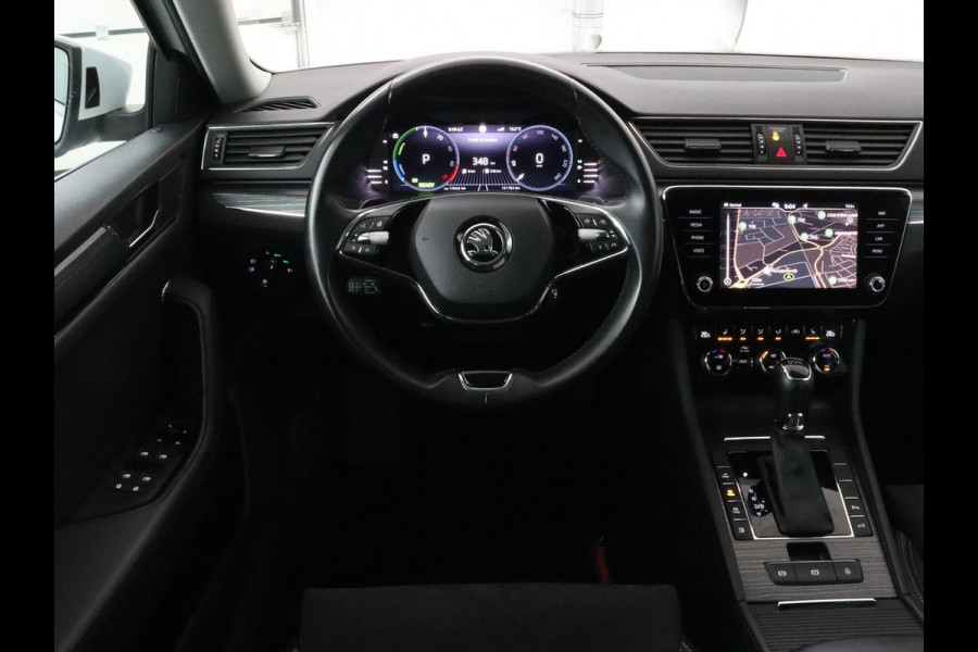 Škoda Superb 1.4 TSI iV Business Edition Plus | Trekhaak | Leder/Alcantara | Adaptive cruise | Stoelverwarming | Canton Sound | Camera | Carplay | Navigatie | Keyless | Full LED | Virtual Cockpit | PHEV | Plug In