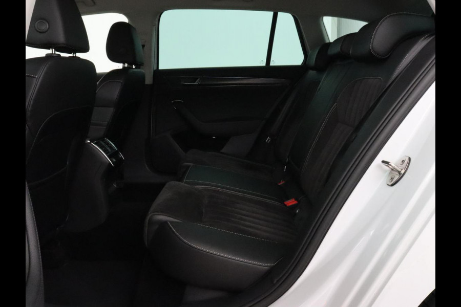 Škoda Superb 1.4 TSI iV Business Edition Plus | Trekhaak | Leder/Alcantara | Adaptive cruise | Stoelverwarming | Canton Sound | Camera | Carplay | Navigatie | Keyless | Full LED | Virtual Cockpit | PHEV | Plug In