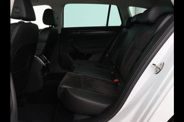Škoda Superb 1.4 TSI iV Business Edition Plus | Trekhaak | Leder/Alcantara | Adaptive cruise | Stoelverwarming | Canton Sound | Camera | Carplay | Navigatie | Keyless | Full LED | Virtual Cockpit | PHEV | Plug In