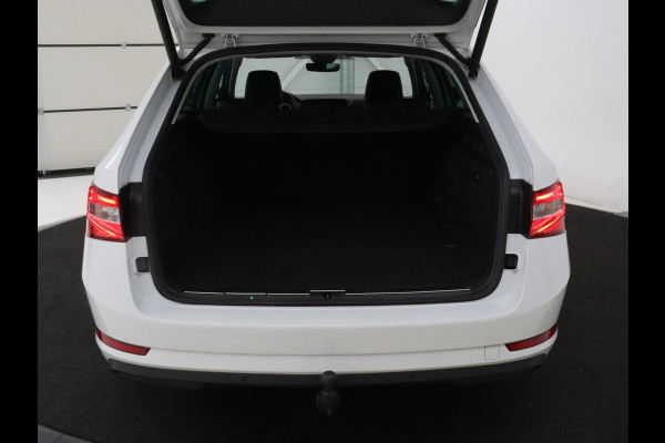 Škoda Superb 1.4 TSI iV Business Edition Plus | Trekhaak | Leder/Alcantara | Adaptive cruise | Stoelverwarming | Canton Sound | Camera | Carplay | Navigatie | Keyless | Full LED | Virtual Cockpit | PHEV | Plug In