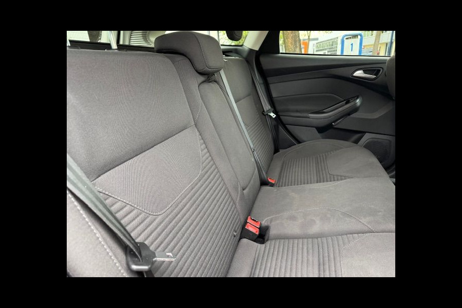 Ford FOCUS Wagon 1.0 125pk Titanium 162.000km Airco/ECC,Cruisecontrol,Navigatie