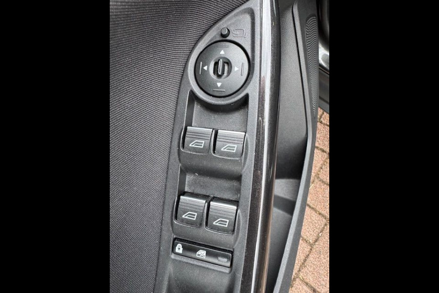 Ford FOCUS Wagon 1.0 125pk Titanium 162.000km Airco/ECC,Cruisecontrol,Navigatie