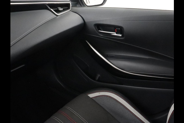 Toyota Corolla 1.8 Hybrid GR-Sport | Trekhaak | Stoelverwarming | Carplay | Camera | Sportstoelen | Park Assist | Half leder | Adaptive cruise | Climate control | Full LED | Keyless