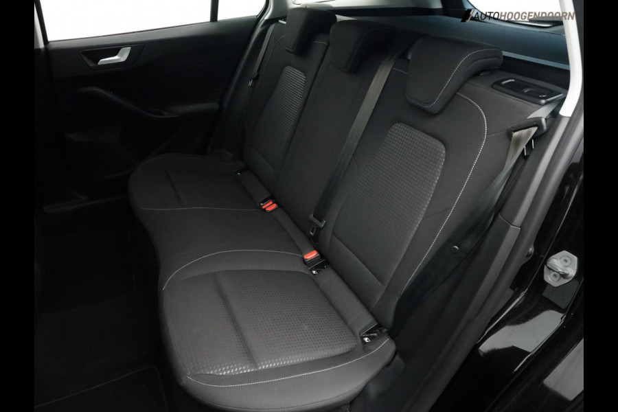 Ford FOCUS Wagon 1.0 EcoBoost Deluxe (APPLE CARPLAY,LED VERLICHTING,CRUISE CONTROL,ACHTERUITRIJCAMERA,PARKEERSENSOREN,TOPCONDITIE)