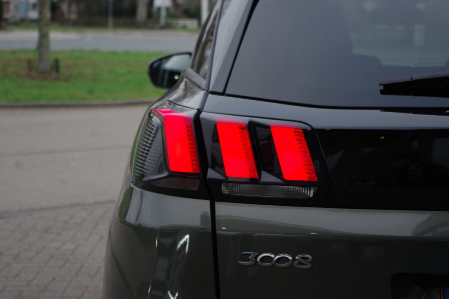 Peugeot 3008 1.2 PureTech 130 PK Automaat Blue Lease Premium, Trekhaak, Cruise Control, Camera