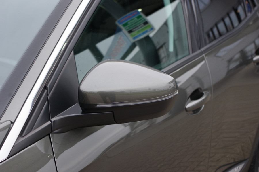 Peugeot 3008 1.2 PureTech 130 PK Automaat Blue Lease Premium, Trekhaak, Cruise Control, Camera