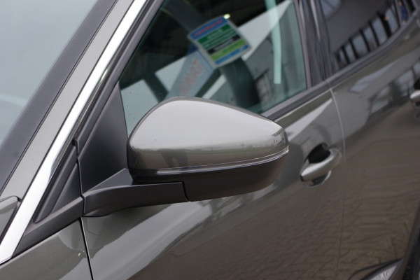 Peugeot 3008 1.2 PureTech 130 PK Automaat Blue Lease Premium, Trekhaak, Cruise Control, Camera