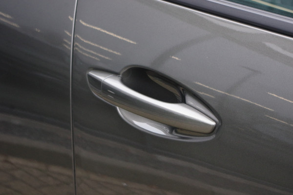 Peugeot 3008 1.2 PureTech 130 PK Automaat Blue Lease Premium, Trekhaak, Cruise Control, Camera