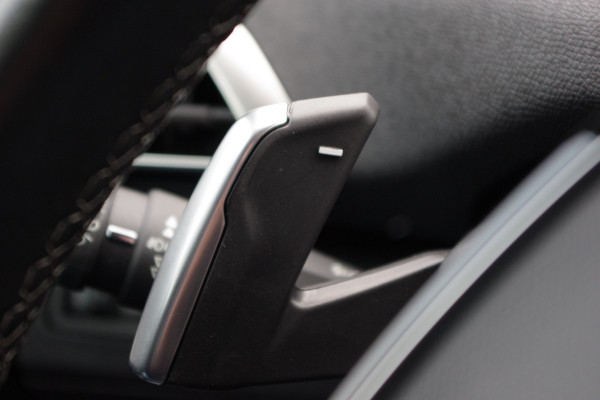 Peugeot 3008 1.2 PureTech 130 PK Automaat Blue Lease Premium, Trekhaak, Cruise Control, Camera