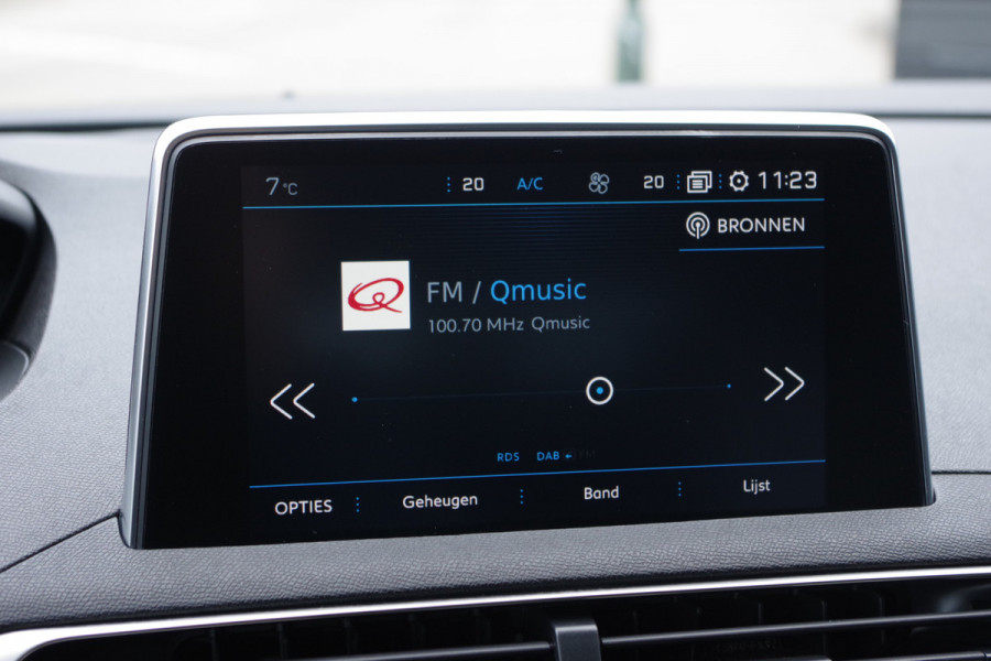 Peugeot 3008 1.2 PureTech 130 PK Automaat Blue Lease Premium, Trekhaak, Cruise Control, Camera