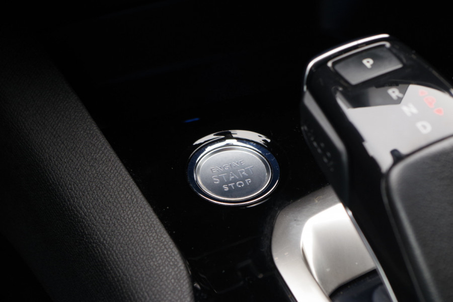 Peugeot 3008 1.2 PureTech 130 PK Automaat Blue Lease Premium, Trekhaak, Cruise Control, Camera