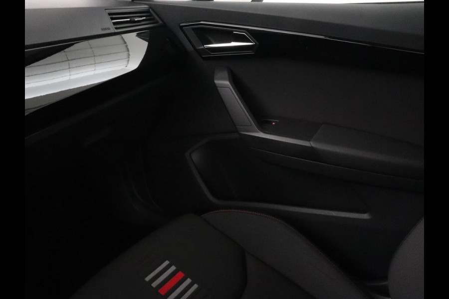 Seat Ibiza 1.0 TSI FR Intens | Panoramadak | Stoelverwarming | Adaptive cruise | Beats Pack | Camera | Carplay | Full LED | Navigatie | Keyless | Climate control