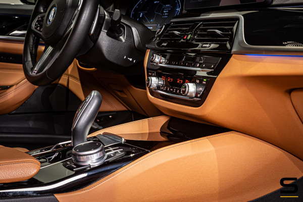 BMW 5 Serie 530e xDrive|M-sportPlus|Pano|HUD|Cam|Garantie