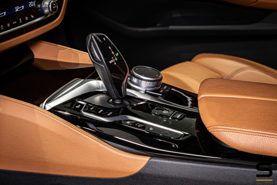 BMW 5 Serie 530e xDrive|M-sportPlus|Pano|HUD|Cam|Garantie