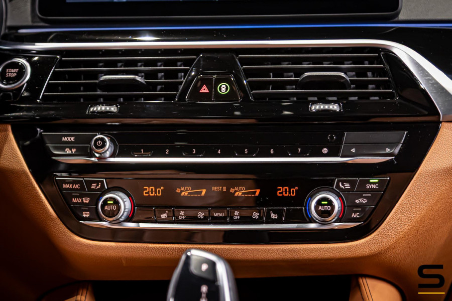 BMW 5 Serie 530e xDrive|M-sportPlus|Pano|HUD|Cam|Garantie