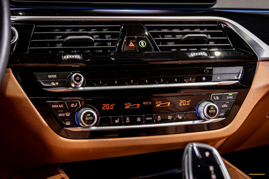 BMW 5 Serie 530e xDrive|M-sportPlus|Pano|HUD|Cam|Garantie