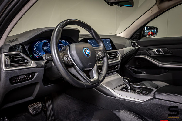 BMW 3 Serie Touring 330e|Cam|Acc|Garantie|Leder|1e eigenaar