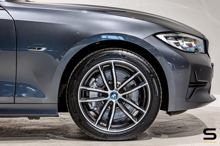 BMW 3 Serie Touring 330e|Cam|Acc|Garantie|Leder|1e eigenaar